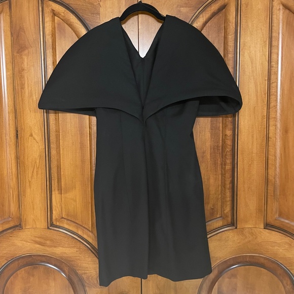 Jacquemus Black Ruffle Dress - Only Worn Once - Picture 4 of 6